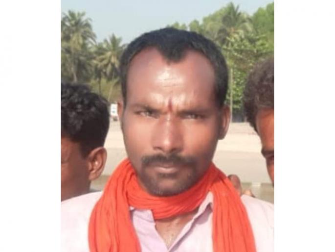 A young man ended his life by jumping from a water tank demanding Maratha reservation | मराठा आरक्षणाची मागणी करत तरुणाने पाण्याच्या टाकीवरून उडी घेऊन संपवलं जीवन A young man ended his life by jumping from a water tank demanding Maratha reservation | मराठा आरक्षणाची मागणी करत तरुणाने पाण्याच्या टाकीवरून उडी घेऊन संपवलं जीवन