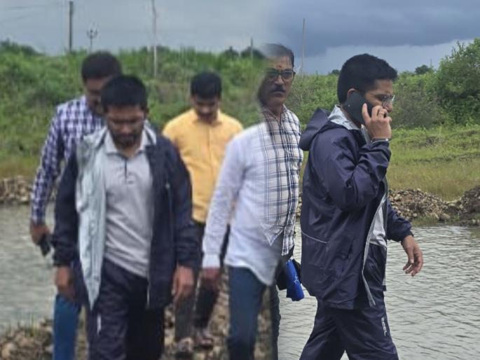 Dutiful! Father's funeral was held, the very next day Dharashiv's 'CEO' Mainak Ghosh ran to the dam for help! | कर्तव्यनिष्ठ! वडिलांचे अंत्यसंस्कार झाले, दुसऱ्याच दिवशी धाराशिवचे 'सीईओ' मदतीसाठी बांधावर धावले!