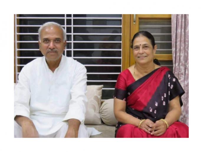 Renowned professor Dr. Ram Mane and his wife Adv. Ratnamala Mane die heartbreakingly in a car accident! | सुसाट कारच्या धडकेत प्रख्यात प्राध्यापक डॉ. राम माने यांचा पत्नीसह हृदयद्रावक मृत्यू! Renowned professor Dr. Ram Mane and his wife Adv. Ratnamala Mane die heartbreakingly in a car accident! | सुसाट कारच्या धडकेत प्रख्यात प्राध्यापक डॉ. राम माने यांचा पत्नीसह हृदयद्रावक मृत्यू!