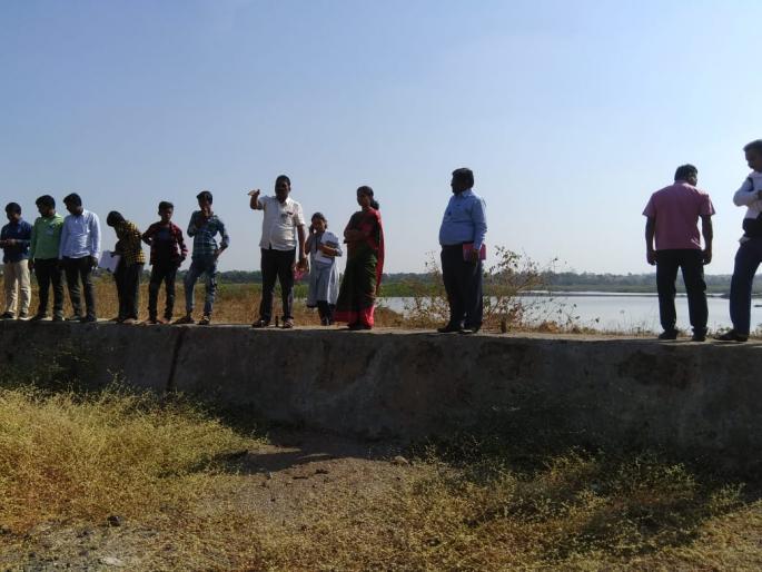 Inspection of works under Jalyukt Shivar Abhiyan | जलयुक्त शिवार अभियानांतर्गतच्या कामांची पाहणी Inspection of works under Jalyukt Shivar Abhiyan | जलयुक्त शिवार अभियानांतर्गतच्या कामांची पाहणी