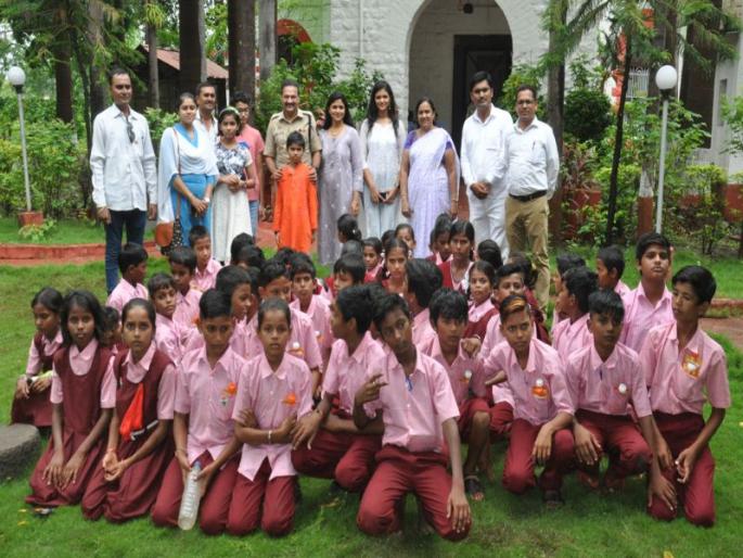 Inspired by the teacher's spirit and spirit | शिक्षकाची तळमळ अन् आत्मियतेने मिळाली प्रेरणा - पोलीस अधीक्षक डॉ.पंजाबराव उगले Inspired by the teacher's spirit and spirit | शिक्षकाची तळमळ अन् आत्मियतेने मिळाली प्रेरणा - पोलीस अधीक्षक डॉ.पंजाबराव उगले