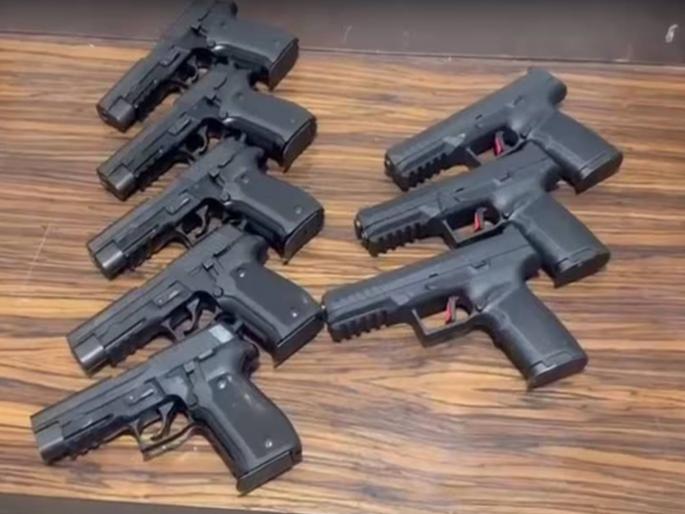 Weapons cache sent from Pakistan seized in Delhi; was to supply to Lawrence gang | दिल्लीत पाकिस्तानातून पाठवलेला शस्त्रांचा साठा जप्त; लॉरेन्स टोळीसह कुख्यात गुंडांना हत्यार पुरवणार होते Weapons cache sent from Pakistan seized in Delhi; was to supply to Lawrence gang | दिल्लीत पाकिस्तानातून पाठवलेला शस्त्रांचा साठा जप्त; लॉरेन्स टोळीसह कुख्यात गुंडांना हत्यार पुरवणार होते