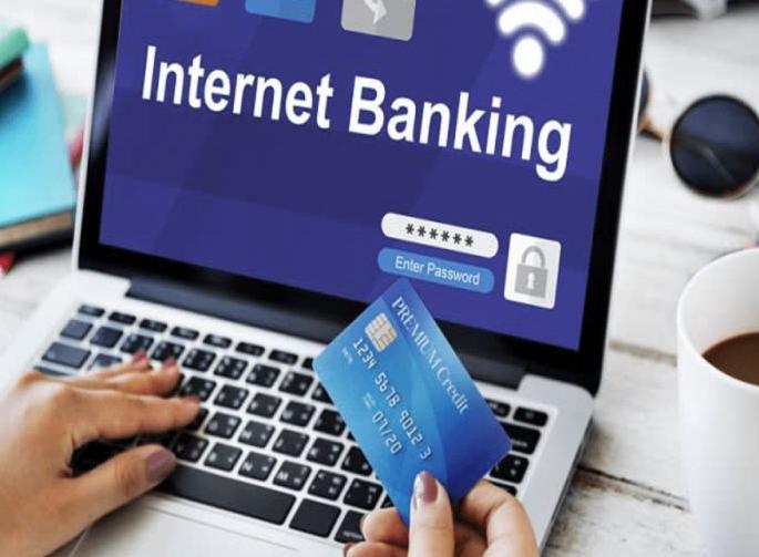 Marketing executive fined Rs 16 lakh for sending 'iPhone and shoes' | 'आयफोन व शूज पाठवतो' असे सांगत मार्केटिंग एक्झिक्युटिव्हला घातला १६ लाखांचा गंडा Marketing executive fined Rs 16 lakh for sending 'iPhone and shoes' | 'आयफोन व शूज पाठवतो' असे सांगत मार्केटिंग एक्झिक्युटिव्हला घातला १६ लाखांचा गंडा