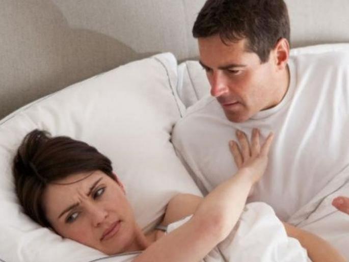 Researchers claim that due to internet and fast pace life people are losing interest in sex | लैंगिक जीवन : 'या' कारणाने लोकांचा शारीरिक संबंधातील घटतोय इंटरेस्ट, वेळीच व्हा सावध! Researchers claim that due to internet and fast pace life people are losing interest in sex | लैंगिक जीवन : 'या' कारणाने लोकांचा शारीरिक संबंधातील घटतोय इंटरेस्ट, वेळीच व्हा सावध!
