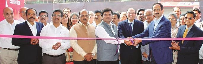 Investment in the field of industry is important: Sanjay Kirloskar, Investment in Kolhapur 'Exhibition started | उद्योग क्षेत्रात गुंतवणूक महत्त्वाची बाब: संजय किर्लोस्कर, इन्व्हेस्ट इन कोल्हापूर’ प्रदर्शनास प्रारंभ Investment in the field of industry is important: Sanjay Kirloskar, Investment in Kolhapur 'Exhibition started | उद्योग क्षेत्रात गुंतवणूक महत्त्वाची बाब: संजय किर्लोस्कर, इन्व्हेस्ट इन कोल्हापूर’ प्रदर्शनास प्रारंभ