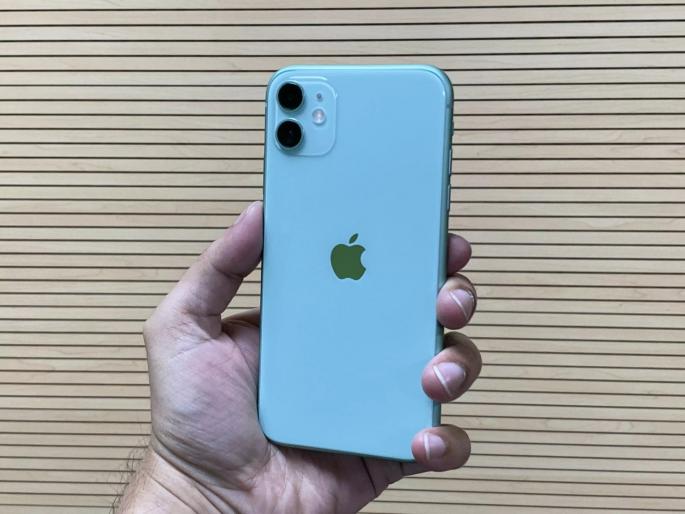 Apple iPhone 11 gets a discount of Rs 8400 on Amazon Prime Day sale | Apple iPhone 11 वर बंपर डिस्काऊंट; अ‍ॅमेझॉनवर मिळतेय घसघशीत ऑफर!