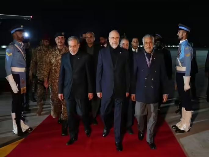 Iranian Delegation Arrives in Pakistan Says Talks Only if Conditions Met | "अटी मान्य केल्या तरच चर्चा"; इराणचे शिष्टमंडळ पाकिस्तानात दाखल; अमेरिकेला दिला स्पष्ट इशारा Iranian Delegation Arrives in Pakistan Says Talks Only if Conditions Met | "अटी मान्य केल्या तरच चर्चा"; इराणचे शिष्टमंडळ पाकिस्तानात दाखल; अमेरिकेला दिला स्पष्ट इशारा