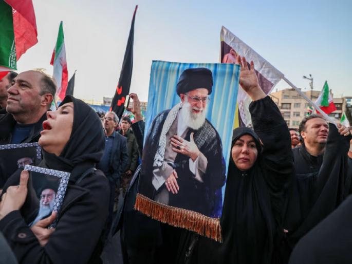 Iran Crisis: Iran postpones Khamenei's funeral indefinitely, why? | इराणने खामेनेईंच्या दफनविधीचा कार्यक्रम अनिश्चित काळासाठी पुढे ढकलला, कारण काय..? Iran Crisis: Iran postpones Khamenei's funeral indefinitely, why? | इराणने खामेनेईंच्या दफनविधीचा कार्यक्रम अनिश्चित काळासाठी पुढे ढकलला, कारण काय..?