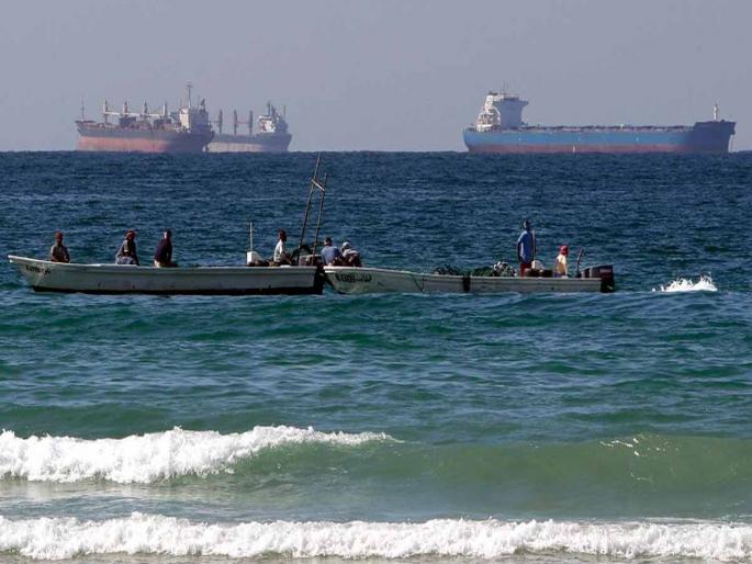 Even after the US-Iran ceasefire, the Strait of Hormuz remains unsafe; Where were the sea mines planted? Iran forgot | चिंताजनक! युद्धविरामानंतरही होर्मुझ मार्ग असुरक्षित; सागरी सुरुंग कुठे पेरले? इराणच विसरला Even after the US-Iran ceasefire, the Strait of Hormuz remains unsafe; Where were the sea mines planted? Iran forgot | चिंताजनक! युद्धविरामानंतरही होर्मुझ मार्ग असुरक्षित; सागरी सुरुंग कुठे पेरले? इराणच विसरला
