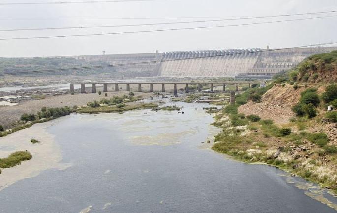 Irrigation backlog of Buldana district is on 10,225 crore | बुलडाणा जिल्ह्याचा सिंचन अनुशेष १०,२२५ कोटींच्या घरात!