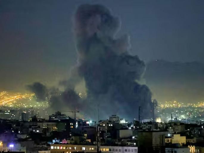 The explosion shook the buildings; the heart skipped a beat. | स्फोटाने इमारतींना हादरे; काळजाचा ठोका चुकतोय The explosion shook the buildings; the heart skipped a beat. | स्फोटाने इमारतींना हादरे; काळजाचा ठोका चुकतोय