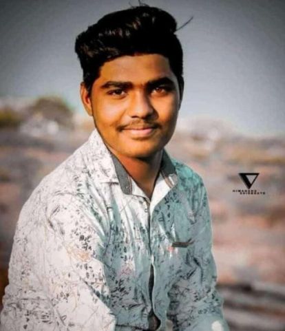 Quarrels between friends over petty reasons while dining at a hotel; The victim of one | हॉटेलात जेवताना क्षुल्लक कारणावरून मित्रांमध्ये भांडाभांडी; एकाचा गेला बळी