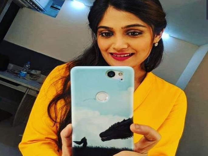 When Isha Keskar Faces Ragging From Mazhya Navryachi Bayko Serial Co-Actors | 'माझ्या नव-याची बायको' मालिकेतील कलाकार जेव्हा इशा केसकरचं करतात रॅगिंग! When Isha Keskar Faces Ragging From Mazhya Navryachi Bayko Serial Co-Actors | 'माझ्या नव-याची बायको' मालिकेतील कलाकार जेव्हा इशा केसकरचं करतात रॅगिंग!