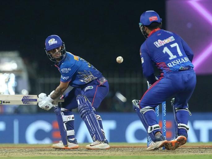 IPL 2021 MI vs DC Live T20 Score : Ishan Kishan of Mumbai Indians gets clean bowled by Amit Mishra yorker, Video  | IPL 2021, MI vs DC T20 Live : अमित मिश्रानं भन्नाट यॉर्कर फेकला अन् इशान किशनचा विचित्र पद्धतीनं त्रिफळा उडाला, Video 