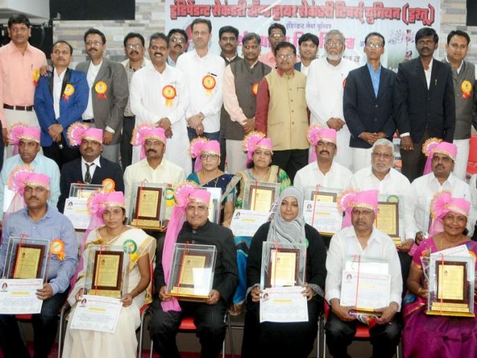 In the progressive state Savitribai Phule's disregard, Vice Chancellor E. Wayanandan | पुरोगामी राज्यात सावित्रीबाई फुले यांची उपेक्षा,कुलगुरू ई वायुनंदन यांची खंत In the progressive state Savitribai Phule's disregard, Vice Chancellor E. Wayanandan | पुरोगामी राज्यात सावित्रीबाई फुले यांची उपेक्षा,कुलगुरू ई वायुनंदन यांची खंत