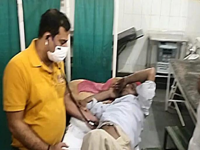 A friend filled the human body of a young man suffering from hemorrhoids with air compressor | मूळव्याधाचा त्रास असलेल्या युवकाच्या शरीरात मित्राने एअर कंप्रेशरनं हवा भरली, मग... A friend filled the human body of a young man suffering from hemorrhoids with air compressor | मूळव्याधाचा त्रास असलेल्या युवकाच्या शरीरात मित्राने एअर कंप्रेशरनं हवा भरली, मग...