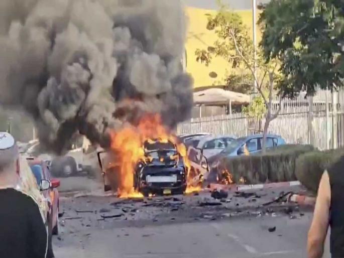 A large explosion in a car in the Israeli capital Tel Aviv, several people are likely to be injured | इस्रायलची राजधानी तेलअवीव येथे कारमध्ये मोठा स्फोट, अनेक जण जखमी झाल्याची शक्यता