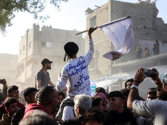 Where did the citizens of Gaza get so much courage? Protests against Hamas for the third consecutive day | गाझाच्या नागरिकांत एवढी हिंमत कुठून आली? हमासविरोधात सलग तिसऱ्या दिवशी निदर्शने Where did the citizens of Gaza get so much courage? Protests against Hamas for the third consecutive day | गाझाच्या नागरिकांत एवढी हिंमत कुठून आली? हमासविरोधात सलग तिसऱ्या दिवशी निदर्शने