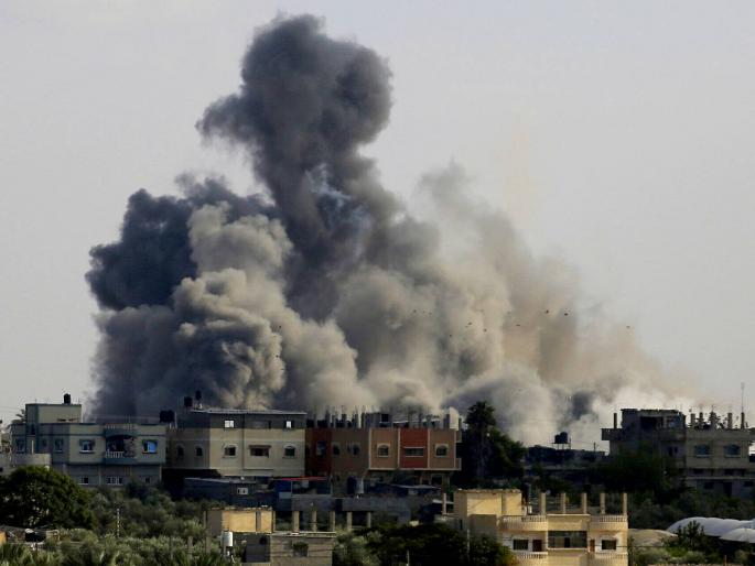 Israel's 'airstrike' on Syria! Missile attack on truck near border, two Hizbullah killed | इस्रायलचा सिरियावर 'एअरस्ट्राईक'! सीमेजवळ ट्रकवर मिसाइल हल्ला, 'हिज्बुल्ला'चे दोन जण ठार Israel's 'airstrike' on Syria! Missile attack on truck near border, two Hizbullah killed | इस्रायलचा सिरियावर 'एअरस्ट्राईक'! सीमेजवळ ट्रकवर मिसाइल हल्ला, 'हिज्बुल्ला'चे दोन जण ठार