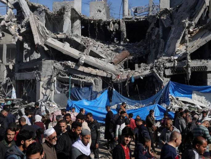 israel and hamas war latest updates dead bodies in front of al aqsa martyrs hospital in gaza | इस्रायली सैन्याचे हल्ले सुरूच; गाझाच्या रुग्णालयाबाहेर मृतदेहांचे ढीग, लाखो लोक उपासमारीने त्रस्त israel and hamas war latest updates dead bodies in front of al aqsa martyrs hospital in gaza | इस्रायली सैन्याचे हल्ले सुरूच; गाझाच्या रुग्णालयाबाहेर मृतदेहांचे ढीग, लाखो लोक उपासमारीने त्रस्त