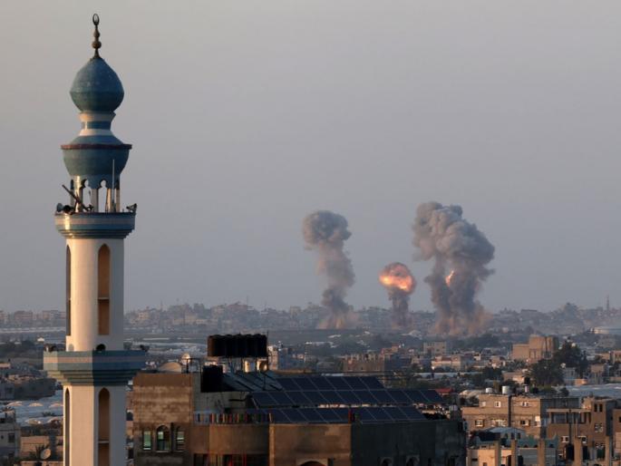 Israel's heavy counterattack on Hamas; 198 killed, 1600 wounded in Gaza | हमासवर इस्रायलचा जोरदार पलटवार; गाझामध्ये १९८ ठार, १६०० जखमी Israel's heavy counterattack on Hamas; 198 killed, 1600 wounded in Gaza | हमासवर इस्रायलचा जोरदार पलटवार; गाझामध्ये १९८ ठार, १६०० जखमी