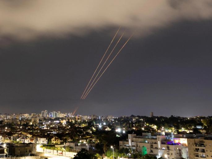 tension increased! Israel eventually retaliated Air strike on Iranian city | तणाव वाढला! इस्रायलने अखेर बदला घेतलाच; इराणच्या शहरावर हवाई हल्ला tension increased! Israel eventually retaliated Air strike on Iranian city | तणाव वाढला! इस्रायलने अखेर बदला घेतलाच; इराणच्या शहरावर हवाई हल्ला