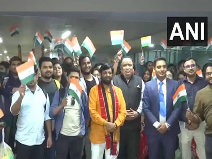 Returned to the homeland! The third and fourth flights from Israel carrying 471 Indians arrived in India early in the morning | मायदेशात परतले! ४७१ भारतीयांना घेऊन इस्रायलहून पहाटेच तिसरे आणि चौथे विमान भारतात पोहोचले