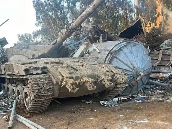 Thieves stole an army tank, no one knew about it, officials were shocked | चोरांनी पळवला सैन्याचा रणगाडा, कुणाला कानोकान खबर लागली नाही, अधिकारी चकित   Thieves stole an army tank, no one knew about it, officials were shocked | चोरांनी पळवला सैन्याचा रणगाडा, कुणाला कानोकान खबर लागली नाही, अधिकारी चकित