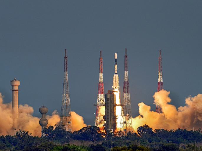 G-SAT-11 launches India's expansion | जी सॅट - ११ च्या प्रक्षेपणाच्या माध्यमातून भारताची अवकाशझेप G-SAT-11 launches India's expansion | जी सॅट - ११ च्या प्रक्षेपणाच्या माध्यमातून भारताची अवकाशझेप