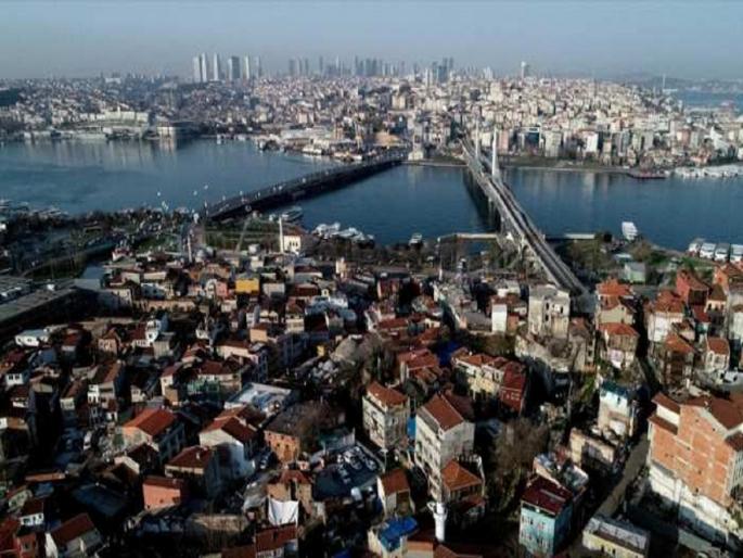 Explosion reported in Beyoglu district in Istanbul | तुर्कीच्या इस्तंबूलमध्ये मोठा स्फोट, 10 जखमी; परिसरात एकच खळबळ Explosion reported in Beyoglu district in Istanbul | तुर्कीच्या इस्तंबूलमध्ये मोठा स्फोट, 10 जखमी; परिसरात एकच खळबळ