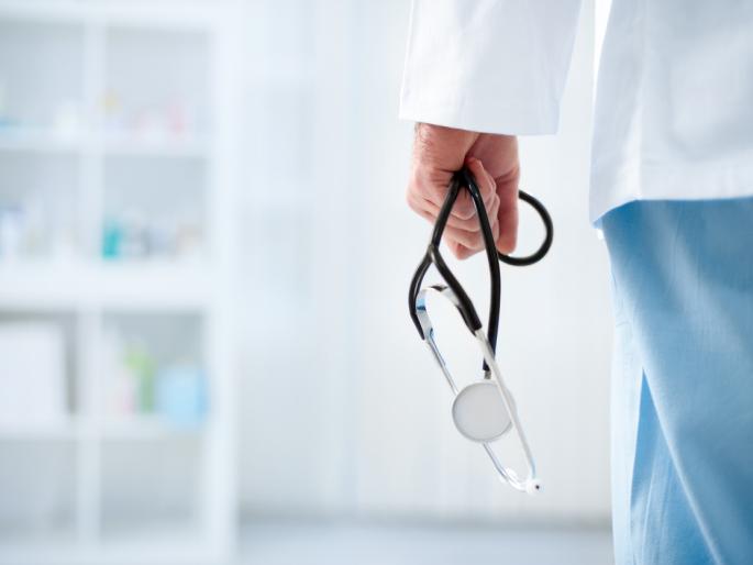 Coronavirus: Coronavirus testing will also be done on a private doctor's prescription; Decision of the Ministry of Health | Coronavirus: खासगी डॉक्टरांच्या प्रिस्क्रिप्शनवरही होईल कोरोना चाचणी; आरोग्य मंत्रालयाचा निर्णय Coronavirus: Coronavirus testing will also be done on a private doctor's prescription; Decision of the Ministry of Health | Coronavirus: खासगी डॉक्टरांच्या प्रिस्क्रिप्शनवरही होईल कोरोना चाचणी; आरोग्य मंत्रालयाचा निर्णय