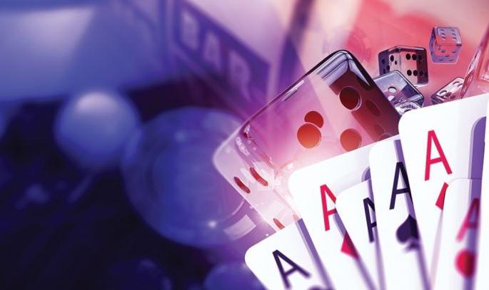 Millions gamble at Sonurli on the Telangana-Maharashtra border | तेलंगणा-महाराष्ट्र सीमेवरील सोनुर्लीत रात्रभर चालतो लाखोंचा जुगार Millions gamble at Sonurli on the Telangana-Maharashtra border | तेलंगणा-महाराष्ट्र सीमेवरील सोनुर्लीत रात्रभर चालतो लाखोंचा जुगार