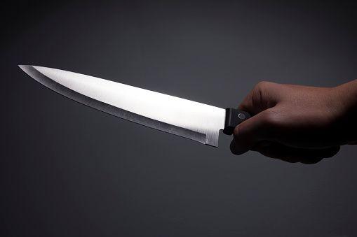 Gudiya, accused in Kamble double murder, pulled out a knife in court | कांबळे दुहेरी हत्याकांडातील आरोपी गुडियाने न्यायालयात काढला चाकू Gudiya, accused in Kamble double murder, pulled out a knife in court | कांबळे दुहेरी हत्याकांडातील आरोपी गुडियाने न्यायालयात काढला चाकू