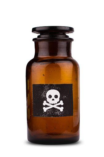 The three, including the Sarpanch woman, took poison to clear the lake | तलाव हटविण्यासाठी सरपंच महिलेसह तिघींनी घेतले विष The three, including the Sarpanch woman, took poison to clear the lake | तलाव हटविण्यासाठी सरपंच महिलेसह तिघींनी घेतले विष