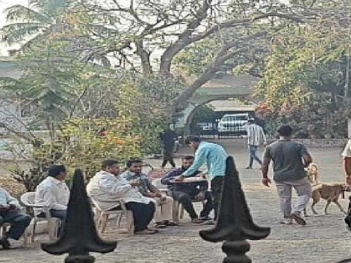 IT investigation continues even after 60 hours at the residences of SanjeevRaje Raghunath Raje Naik Nimbalkar | संजीवराजे, रघुनाथराजे नाईक-निंबाळकर यांच्या निवासस्थानी सलग ६० तासांनंतरही IT'ची चौकशी सुरूच IT investigation continues even after 60 hours at the residences of SanjeevRaje Raghunath Raje Naik Nimbalkar | संजीवराजे, रघुनाथराजे नाईक-निंबाळकर यांच्या निवासस्थानी सलग ६० तासांनंतरही IT'ची चौकशी सुरूच