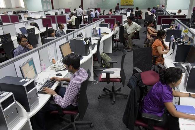 Lockdown News: Crisis of cuts on IT workers; 6 lakh employees to be unemployed? | Lockdown News:आयटी कर्मचाऱ्यांवर कपातीचे संकट; ६ लाख कर्मचारी होणार बेरोजगार? Lockdown News: Crisis of cuts on IT workers; 6 lakh employees to be unemployed? | Lockdown News:आयटी कर्मचाऱ्यांवर कपातीचे संकट; ६ लाख कर्मचारी होणार बेरोजगार?