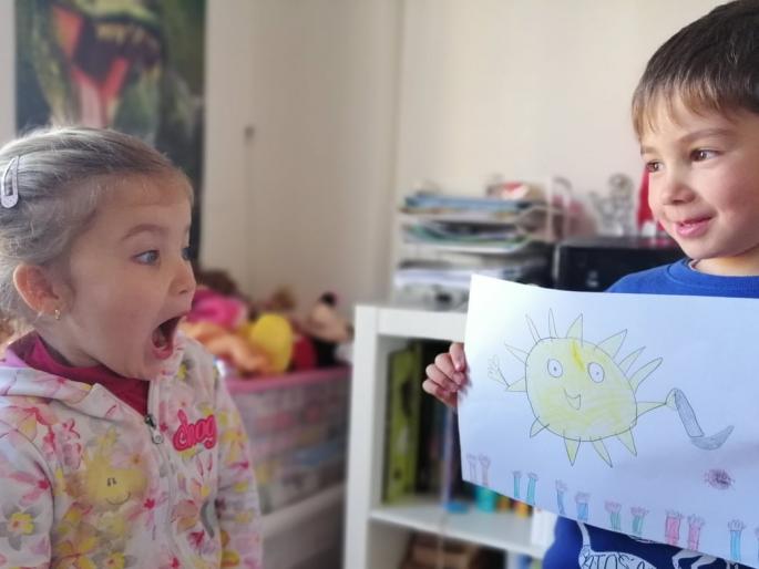 coronavirus : italian-kids-life-in-lockdown | coronavirus : इटालीतला आंद्रेया, त्याचे बाबा कोरोनाशी  लढताहेत आणि  तो .. 