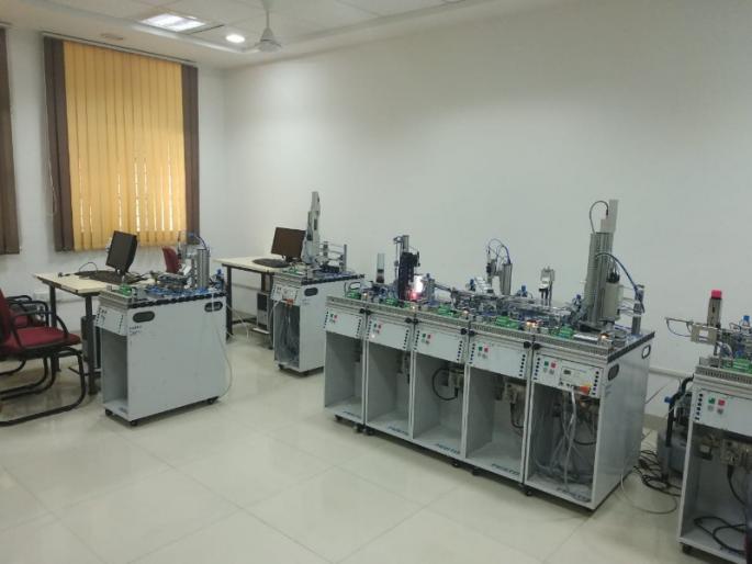 106 Naming of iti decision in cabinet meeting | १०६ आयटीआयचे नामकरण; मंत्रिमंडळ बैठकीत निर्णय 106 Naming of iti decision in cabinet meeting | १०६ आयटीआयचे नामकरण; मंत्रिमंडळ बैठकीत निर्णय