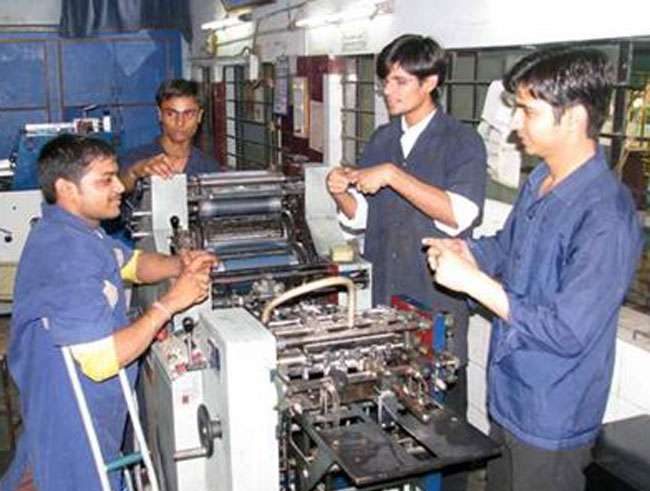 Confirmation of more than 1 lakh applications for ITI | आयटीआयसाठी १ लाखाहून अधिक अर्ज निश्चिती Confirmation of more than 1 lakh applications for ITI | आयटीआयसाठी १ लाखाहून अधिक अर्ज निश्चिती