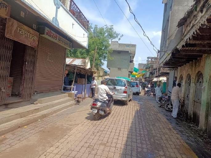 Income Tax Department raids the farm house of the former GIP member | Amravati | माजी जि.प. सदस्याच्या घरी आयकरची धाड; नागपूर आयुक्तांची कारवाई