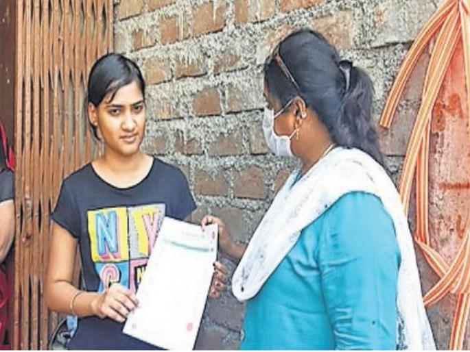 CoronaVirus : After her brothers death nilima is ready to fight with corona virus myb | भावाच्या अंत्यसंस्कारानंतर झाली कोरोनाला हरवण्यासाठी सज्ज; मुख्यमंत्र्यांनी केलं कौतुक CoronaVirus : After her brothers death nilima is ready to fight with corona virus myb | भावाच्या अंत्यसंस्कारानंतर झाली कोरोनाला हरवण्यासाठी सज्ज; मुख्यमंत्र्यांनी केलं कौतुक