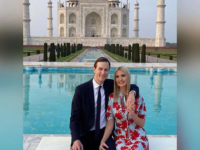 Donald Trump Visit: Trump's family in love with the Taj Mahal | Donald Trump Visit: ट्रम्प यांचे कुटुंबीय ताजमहालाच्या प्रेमात Donald Trump Visit: Trump's family in love with the Taj Mahal | Donald Trump Visit: ट्रम्प यांचे कुटुंबीय ताजमहालाच्या प्रेमात