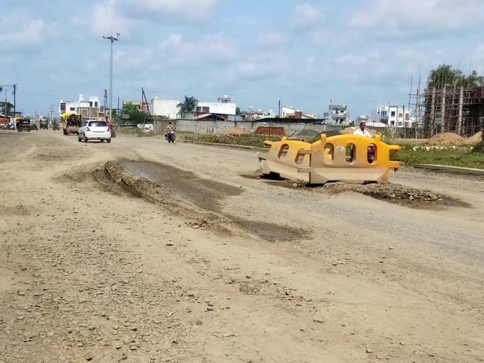 torture in the name of smart city project; the work which has to be done in 18 months is incomplete even after 4 years | कसला स्मार्ट सिटी प्रकल्प, १८ महिन्यांत होणारे काम चार वर्षांनंतरही अर्धवट ! torture in the name of smart city project; the work which has to be done in 18 months is incomplete even after 4 years | कसला स्मार्ट सिटी प्रकल्प, १८ महिन्यांत होणारे काम चार वर्षांनंतरही अर्धवट !