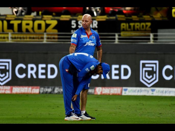 IPL 2020: Huge Blow For Delhi Capitals As Shreyas Iyer Hurts Shoulder, Confirms Shikhar Dhawan | IPL 2020 : टेबल टॉपर दिल्ली कॅपिटल्सला मोठा धक्का, स्फोटक फलंदाज दुखापतग्रस्त!