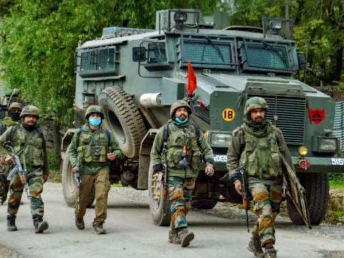 jk grenade attack at main chowk pulwama third attack in a day before pm modi meeting on kashmir | PM मोदींच्या बैठकीपूर्वी काश्मीर खोऱ्यात दहशतवादी सक्रीय; एकाच दिवसात तीन हल्ले jk grenade attack at main chowk pulwama third attack in a day before pm modi meeting on kashmir | PM मोदींच्या बैठकीपूर्वी काश्मीर खोऱ्यात दहशतवादी सक्रीय; एकाच दिवसात तीन हल्ले