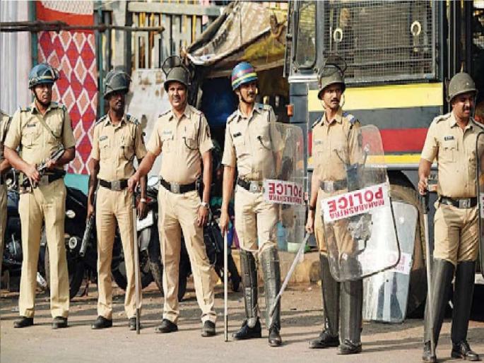 Accused arrested from Jabalpur for threatening to blow up Shahrukh Khan's bungalow | अभिनेता शाहरुख खान याचा बंगला बॉम्बने उडवण्याची धमकी, जबलपूरमधून आरोपी अटकेत Accused arrested from Jabalpur for threatening to blow up Shahrukh Khan's bungalow | अभिनेता शाहरुख खान याचा बंगला बॉम्बने उडवण्याची धमकी, जबलपूरमधून आरोपी अटकेत