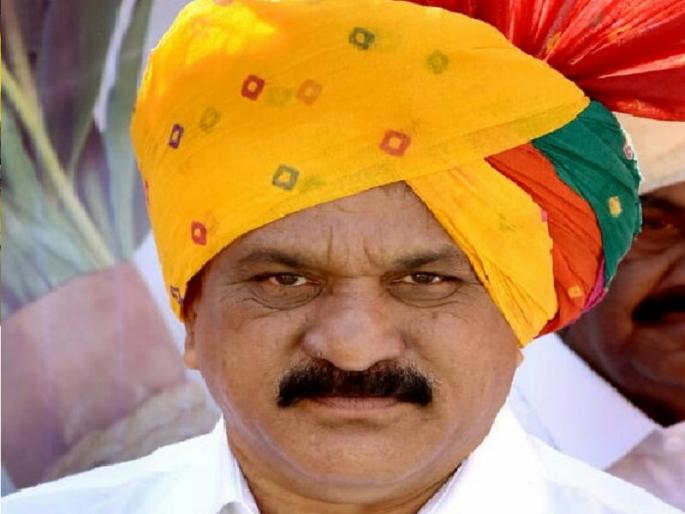 Chief Minister Uddhav Thackeray paid homage to MLA Chandrakant Jadhav | एका उमद्या सहकाऱ्याचे असे निघून जाणे क्लेशदायक, मुख्यमंत्र्यांनी आमदार जाधव यांना वाहिली श्रध्दांजली Chief Minister Uddhav Thackeray paid homage to MLA Chandrakant Jadhav | एका उमद्या सहकाऱ्याचे असे निघून जाणे क्लेशदायक, मुख्यमंत्र्यांनी आमदार जाधव यांना वाहिली श्रध्दांजली