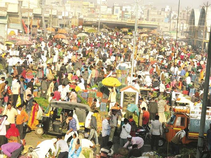 Corona's market committee measures on paper | कोरोनाच्या बाजार समितीच्या उपाययोजना कागदावरच; जाधववाडी सुरू करण्याबाबतचा निर्णय अधांतरी Corona's market committee measures on paper | कोरोनाच्या बाजार समितीच्या उपाययोजना कागदावरच; जाधववाडी सुरू करण्याबाबतचा निर्णय अधांतरी