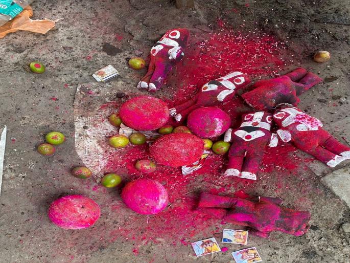 Attack on the director of the institution for promoting a clerk in Kolhapur | Kolhapur: लिपिकाला बढती दिल्याने संस्थाचालकावर केली करणी, स्मशानभूमीत फोटोला टोचल्या टाचण्या