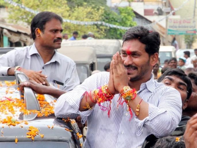 The battle of elections started with 'Memantha Siddham', all the parties are doing well | ‘मेमंथा सिद्धम’ने सुरू झाली निवडणुकांची रणधुमाळी, सर्वच पक्षांनी कसली कंबर The battle of elections started with 'Memantha Siddham', all the parties are doing well | ‘मेमंथा सिद्धम’ने सुरू झाली निवडणुकांची रणधुमाळी, सर्वच पक्षांनी कसली कंबर